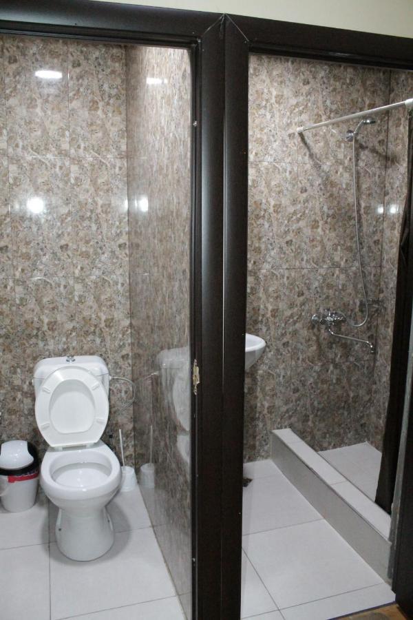 Tempus Hotel-Hostel Jerevan Buitenkant foto