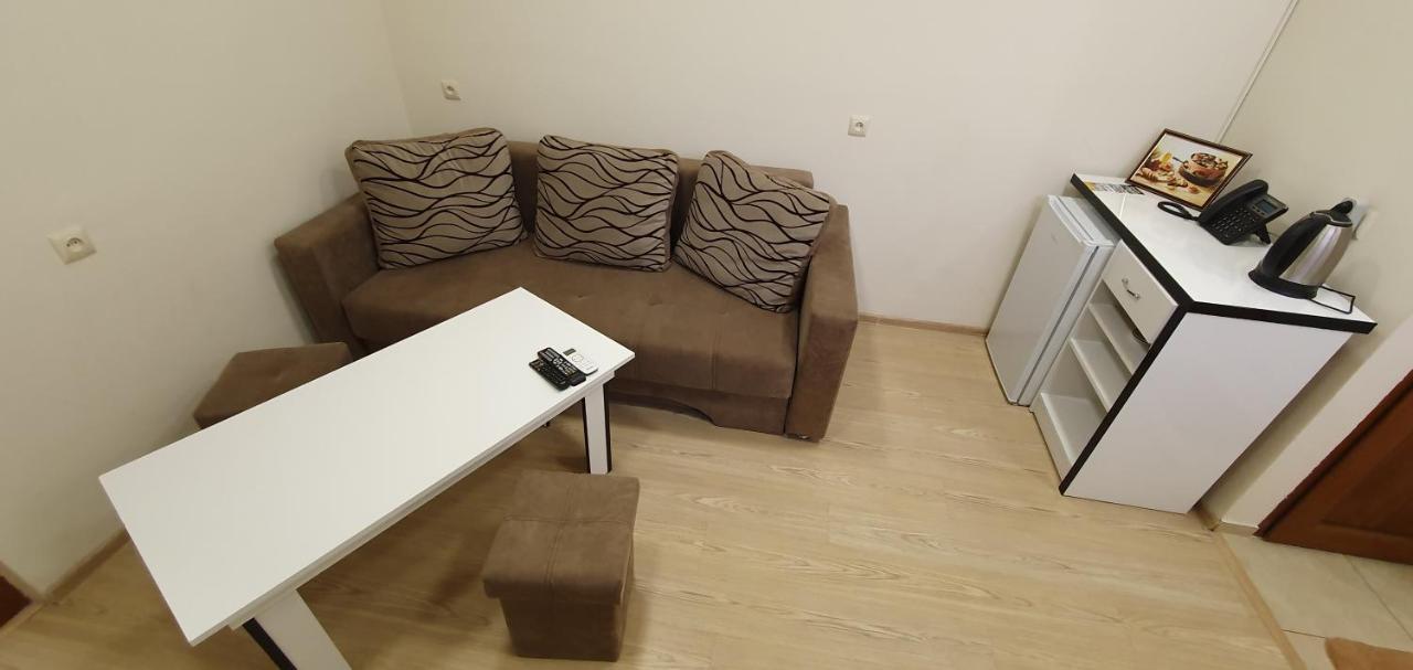 Tempus Hotel-Hostel Jerevan Buitenkant foto