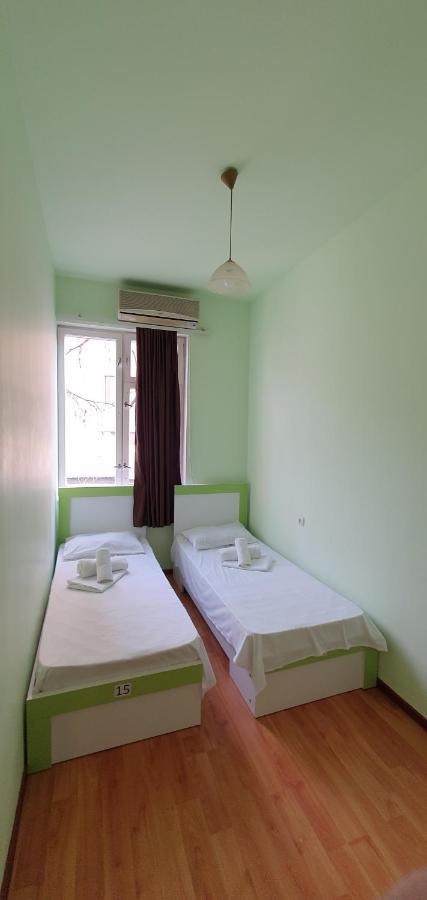 Tempus Hotel-Hostel Jerevan Buitenkant foto