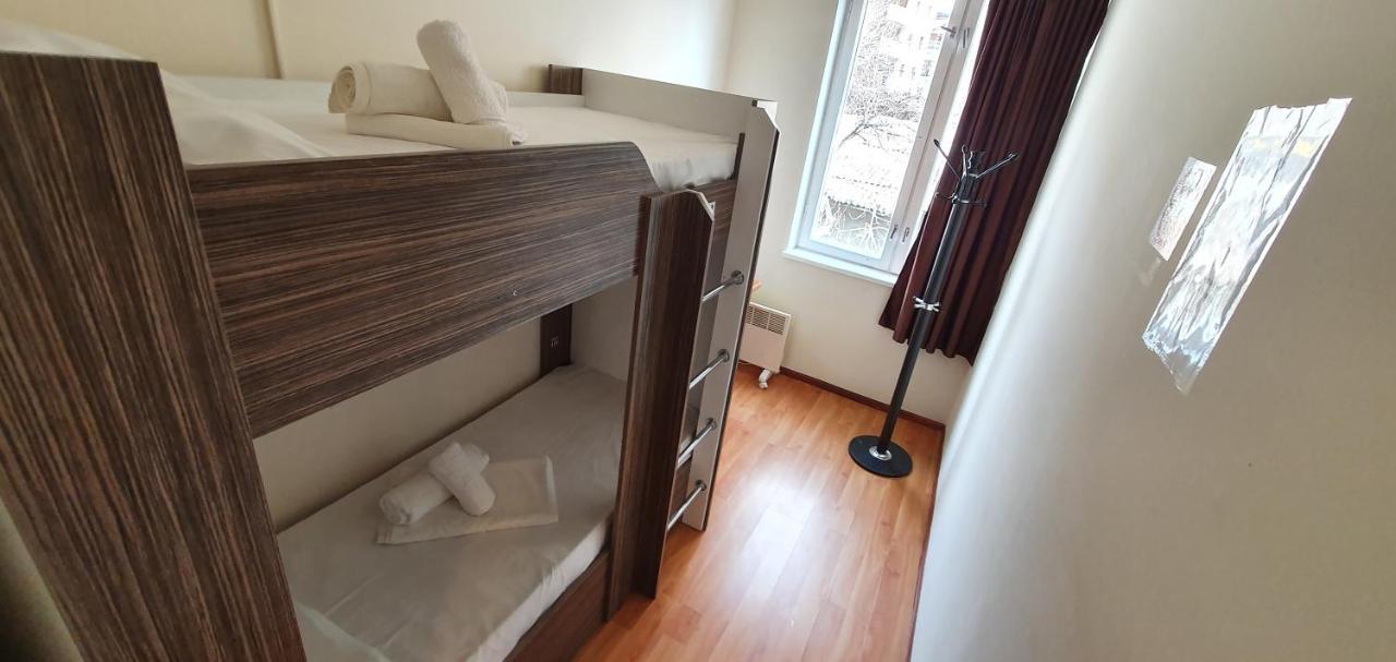 Tempus Hotel-Hostel Jerevan Buitenkant foto